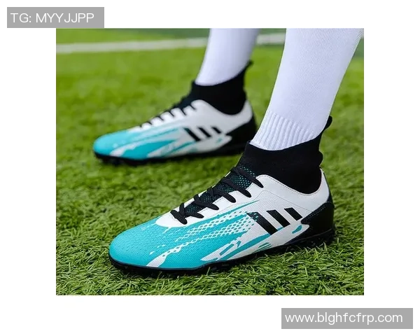 足球鞋鸳鸯传奇:十大球星的独特球鞋与他们的辉煌时刻